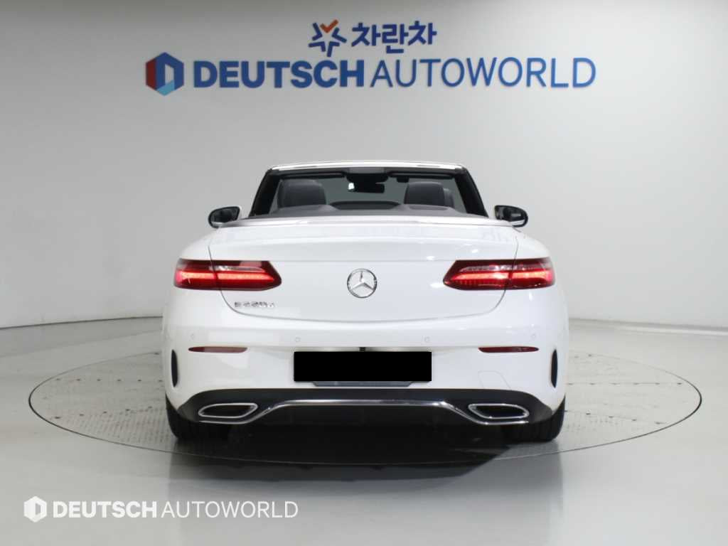 Mercedes-Benz E-Class — photo 04