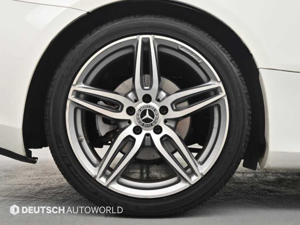 Mercedes-Benz E-Class — photo 05