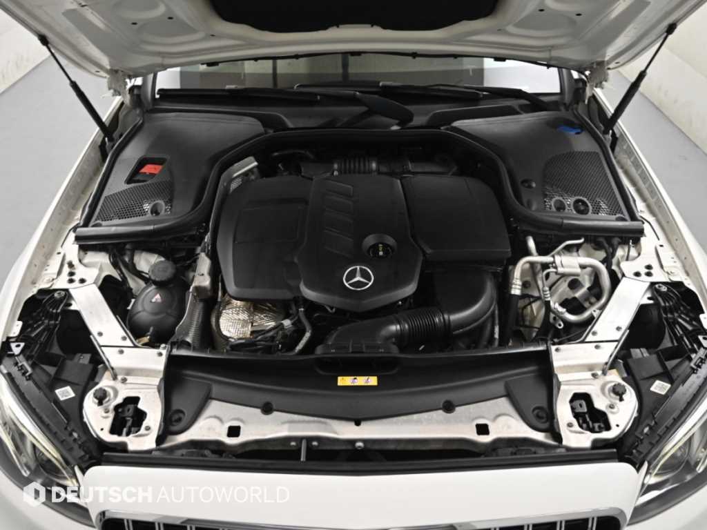Mercedes-Benz E-Class — photo 06