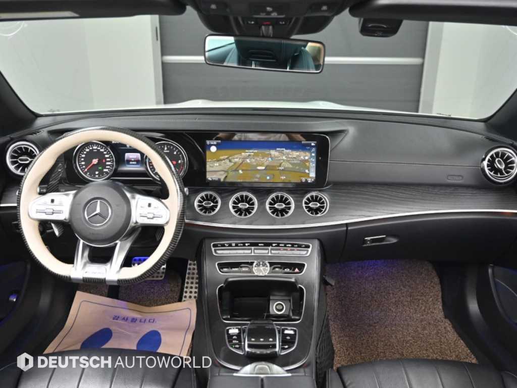 Mercedes-Benz E-Class — photo 07