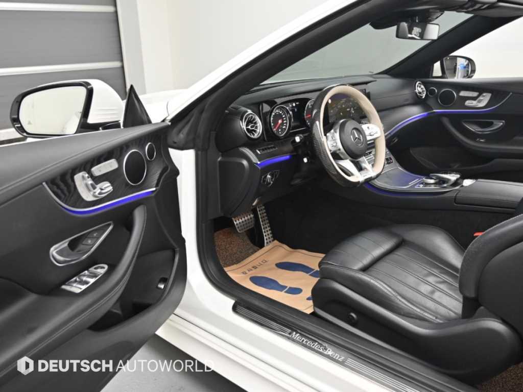 Mercedes-Benz E-Class — photo 11