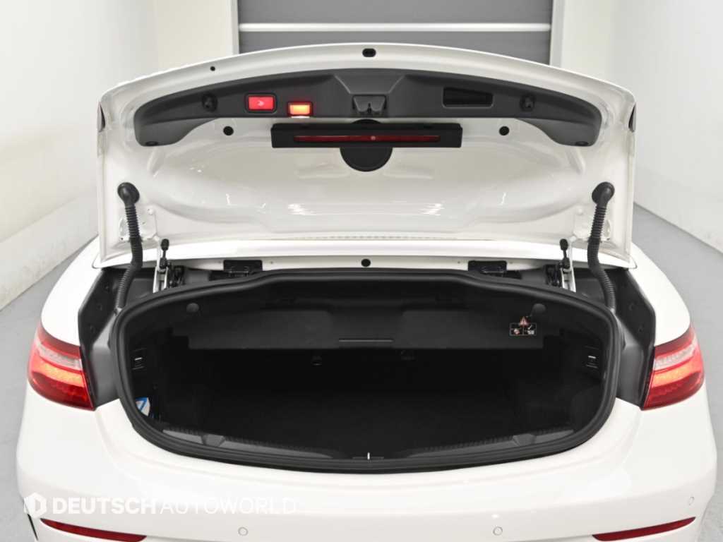Mercedes-Benz E-Class — photo 18