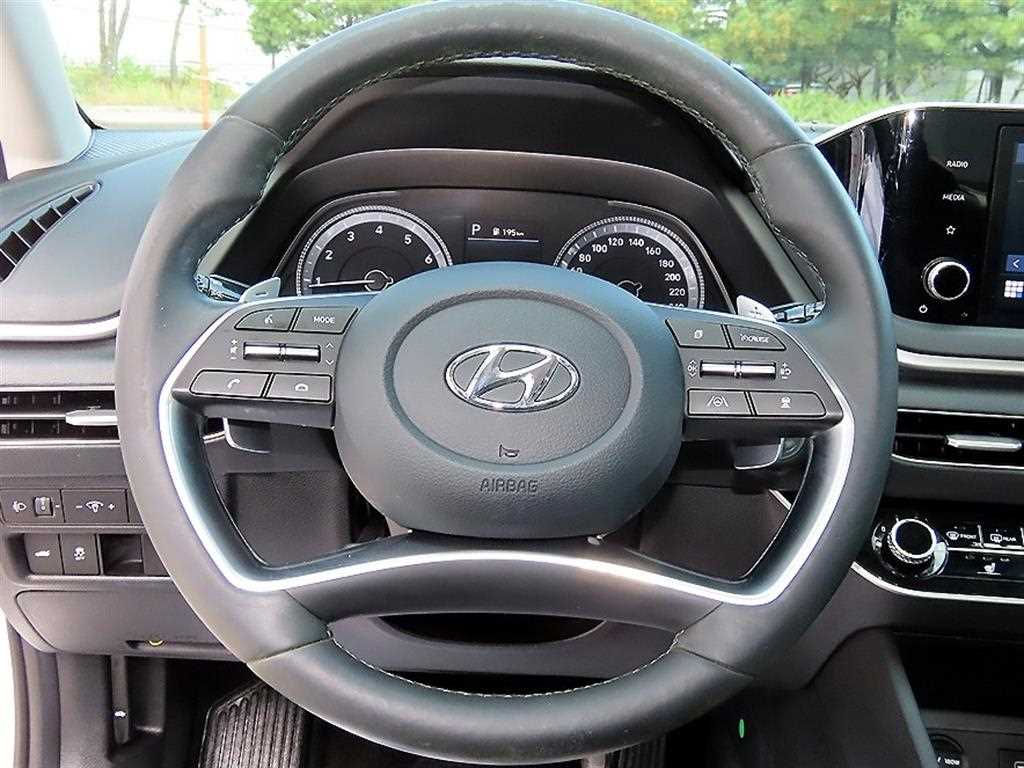 Hyundai Sonata — photo 08