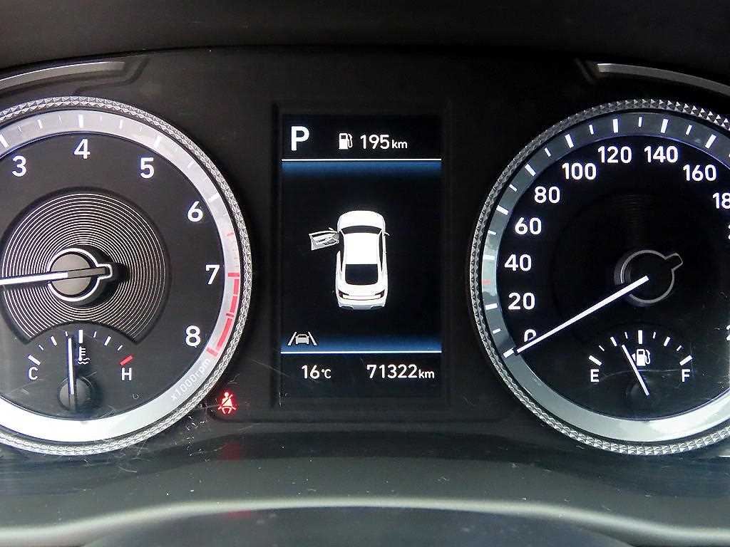Hyundai Sonata — photo 09