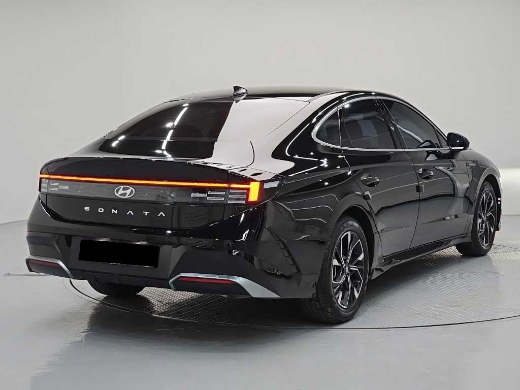 Hyundai Sonata — photo 03