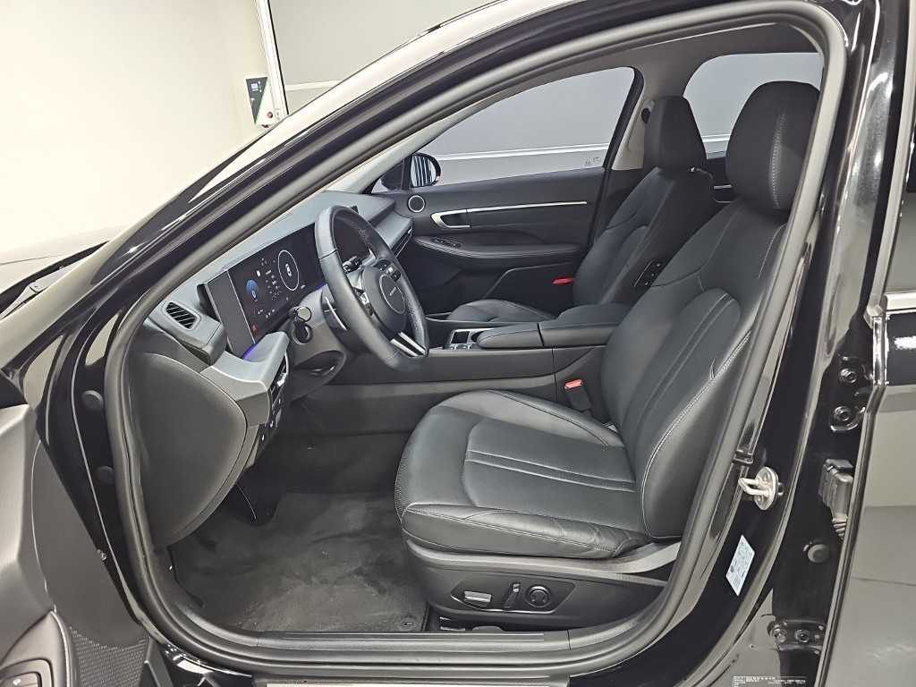 Hyundai Sonata — photo 12