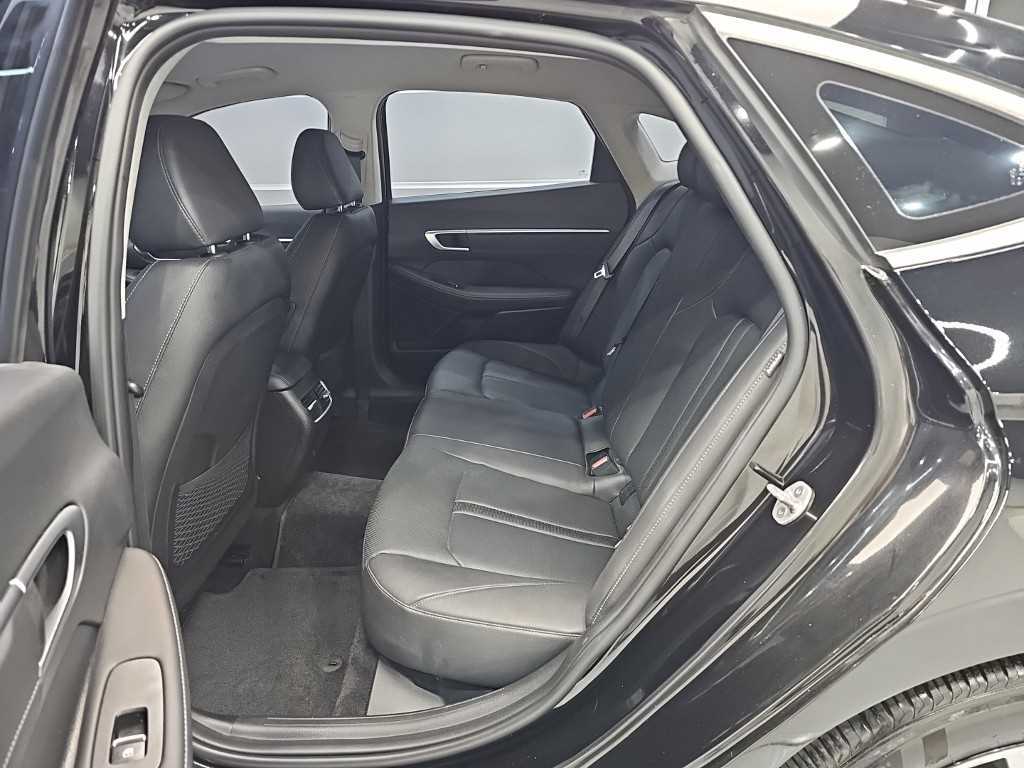 Hyundai Sonata — photo 13