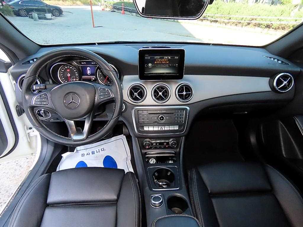 Mercedes-Benz CLA-Class — photo 07