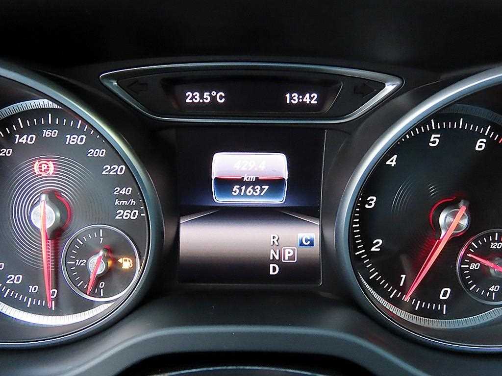 Mercedes-Benz CLA-Class — photo 09