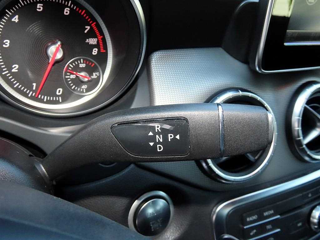 Mercedes-Benz CLA-Class — photo 10