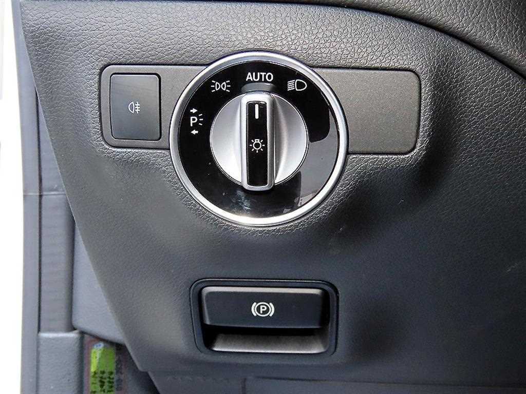 Mercedes-Benz CLA-Class — photo 12