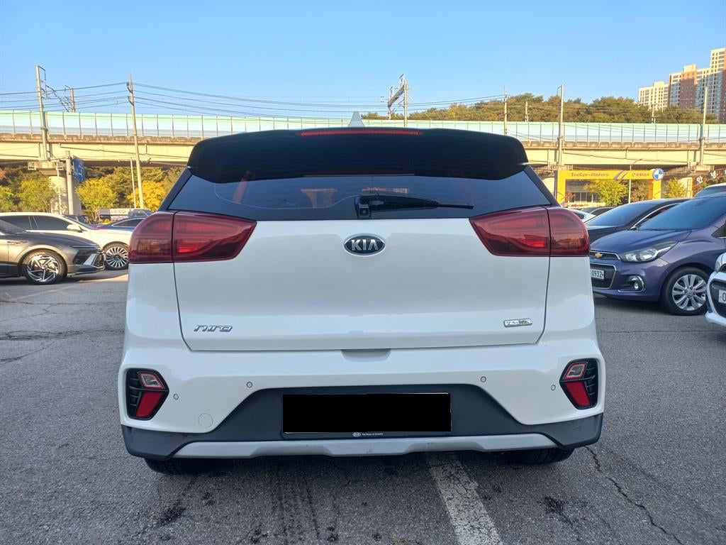 Kia Niro — photo 02