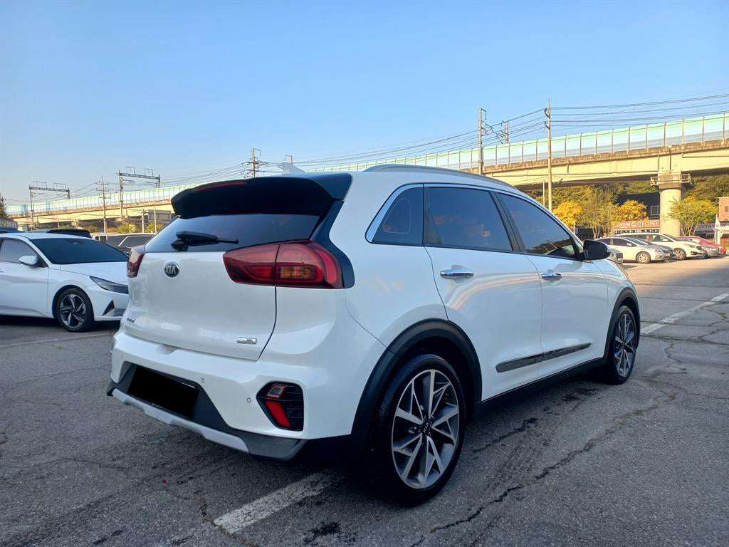 Kia Niro — photo 03