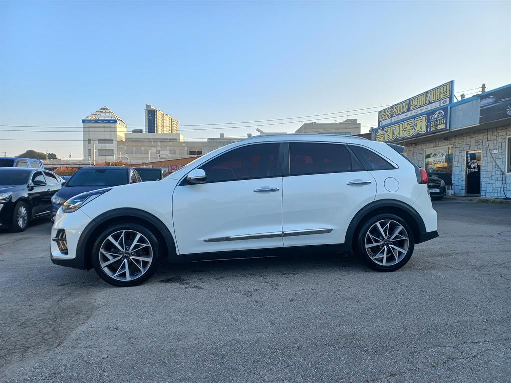 Kia Niro — photo 06