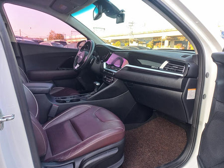 Kia Niro — photo 08