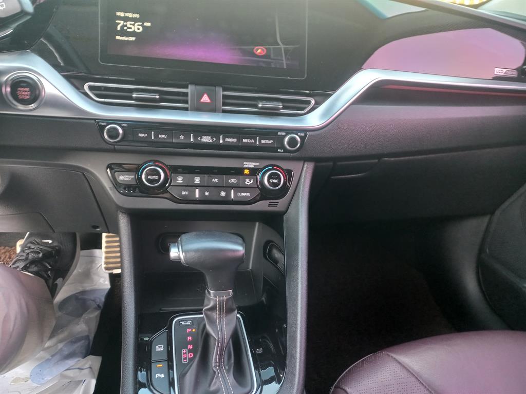 Kia Niro — photo 14