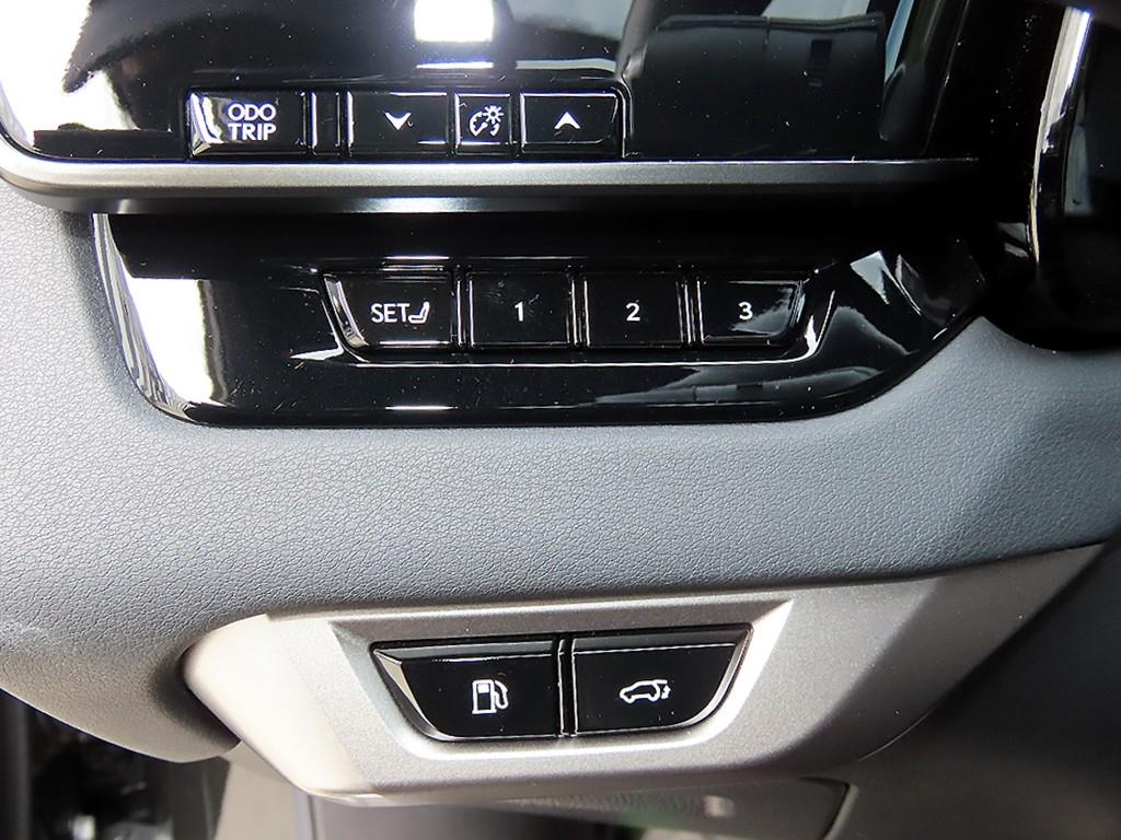 Lexus RX — photo 12