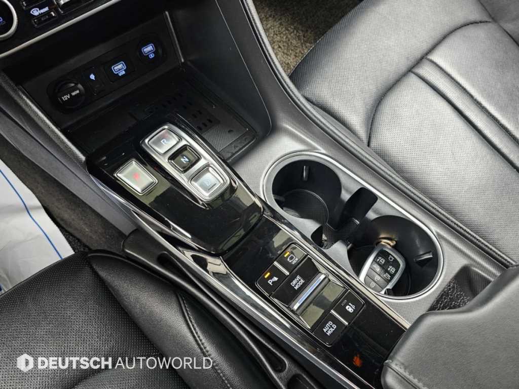 Hyundai Sonata — photo 09