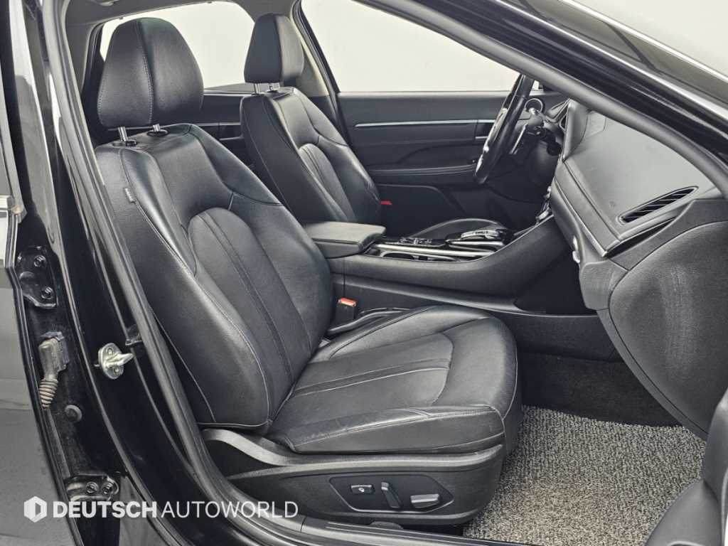 Hyundai Sonata — photo 10