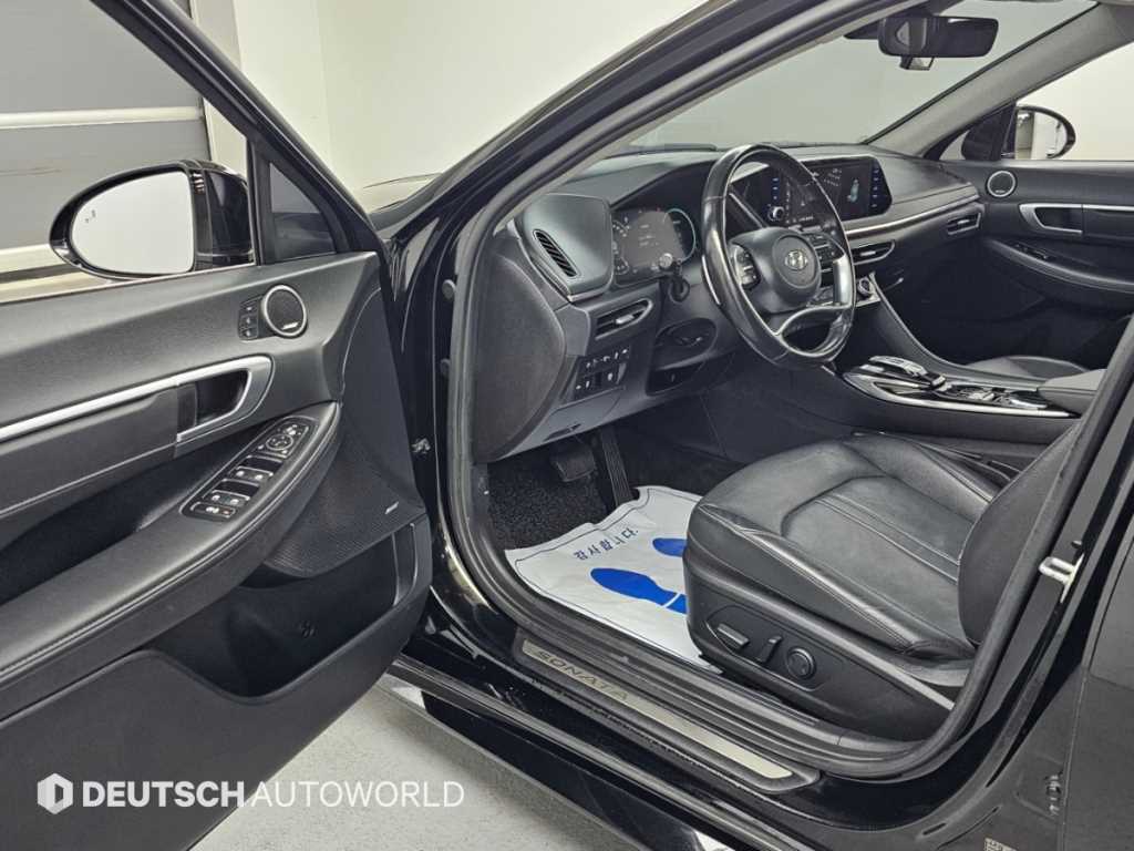 Hyundai Sonata — photo 11