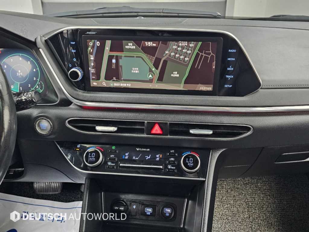 Hyundai Sonata — photo 14