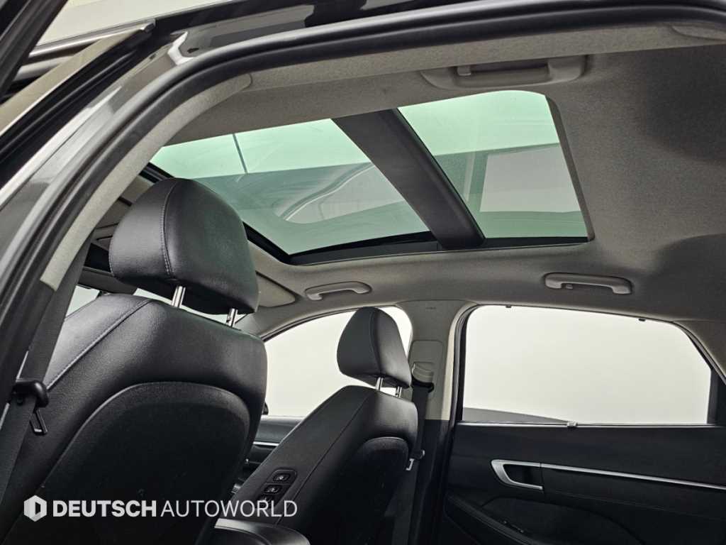 Hyundai Sonata — photo 18