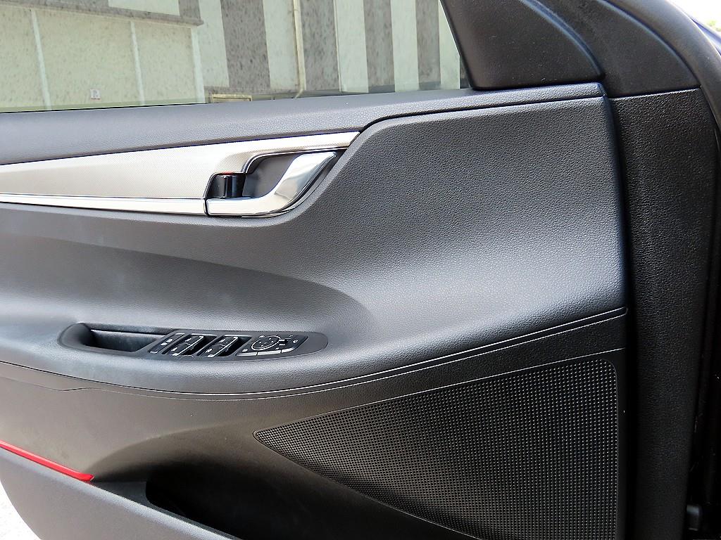 Hyundai Grandeur — photo 11