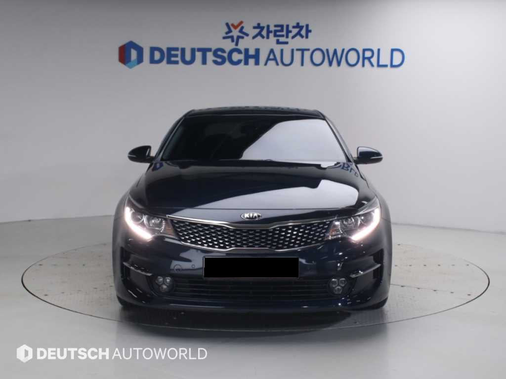 Kia K5 — photo 03