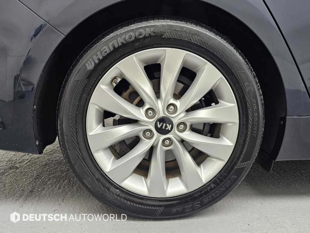 Kia K5 — photo 05