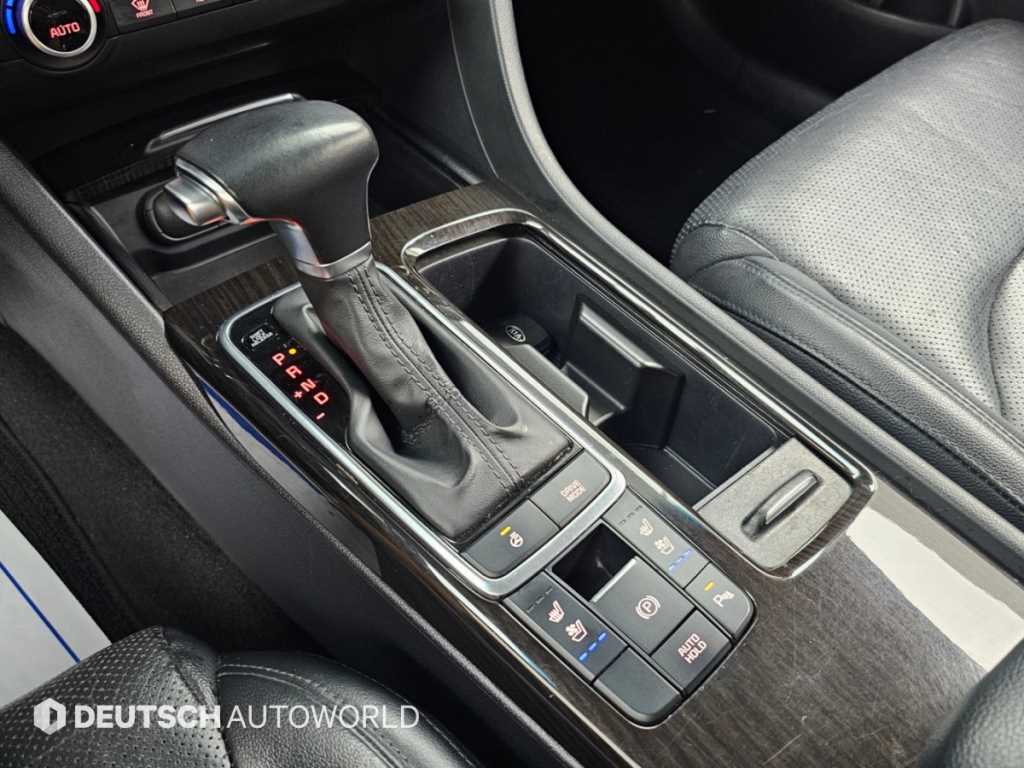 Kia K5 — photo 09