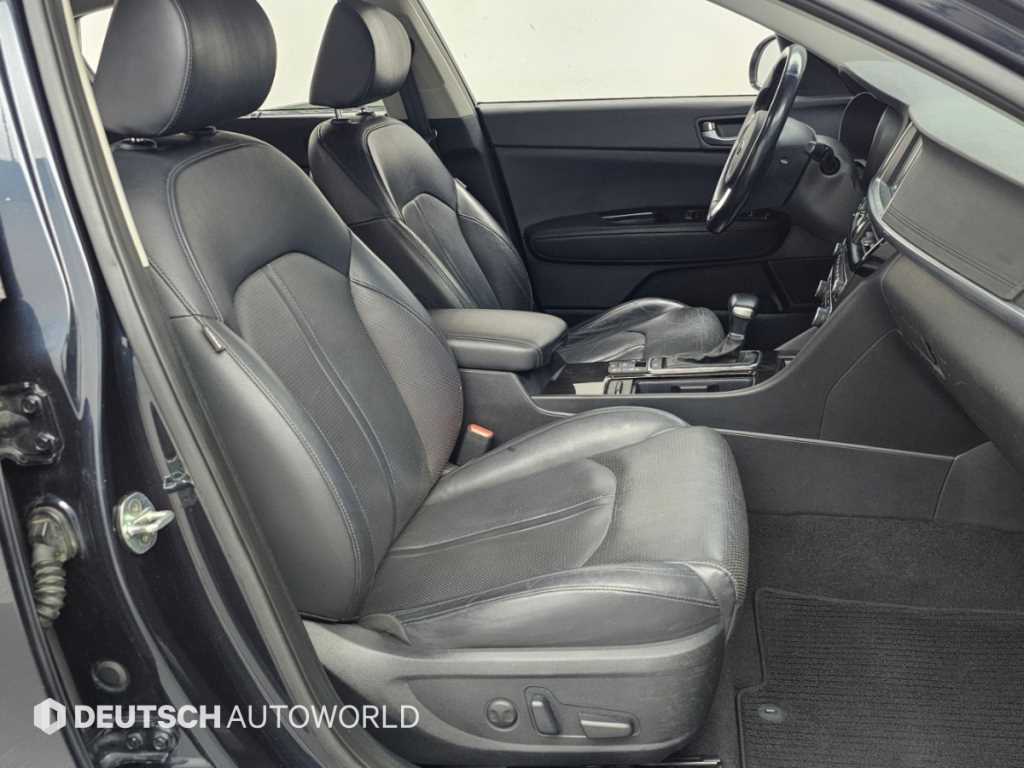 Kia K5 — photo 10