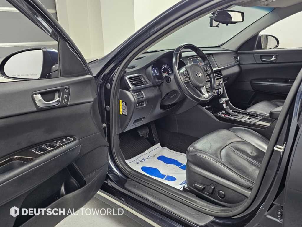 Kia K5 — photo 11