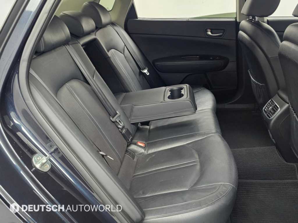 Kia K5 — photo 12