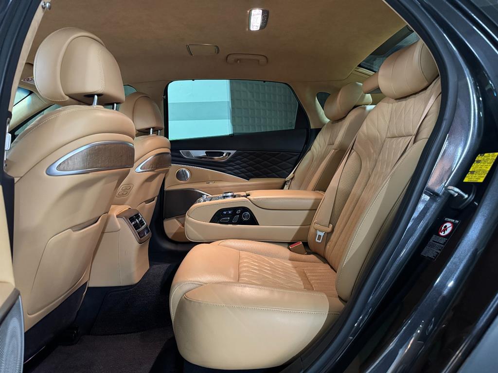 Kia K9 — photo 02