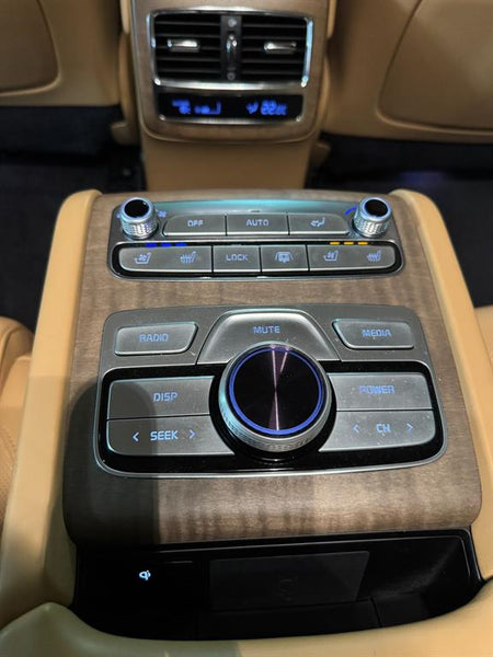 Kia K9 — photo 18