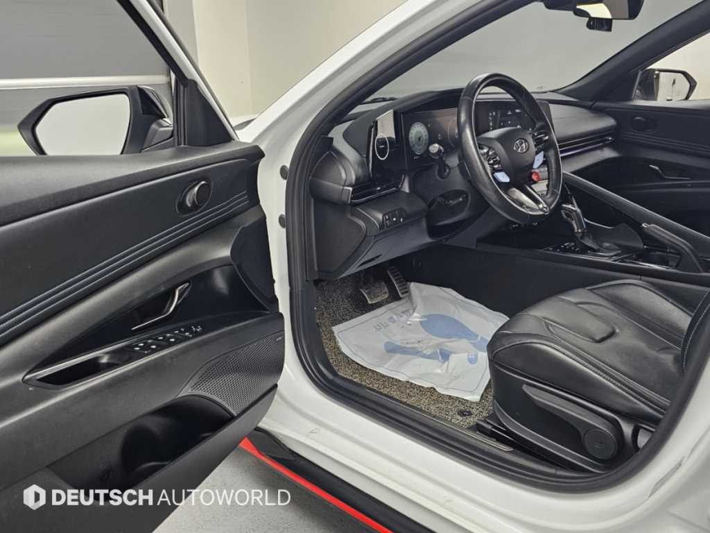 Hyundai Avante — photo 11