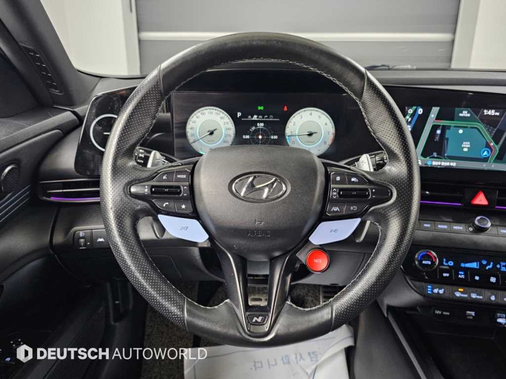 Hyundai Avante — photo 13