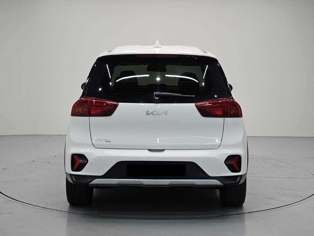 Kia Niro — photo 03