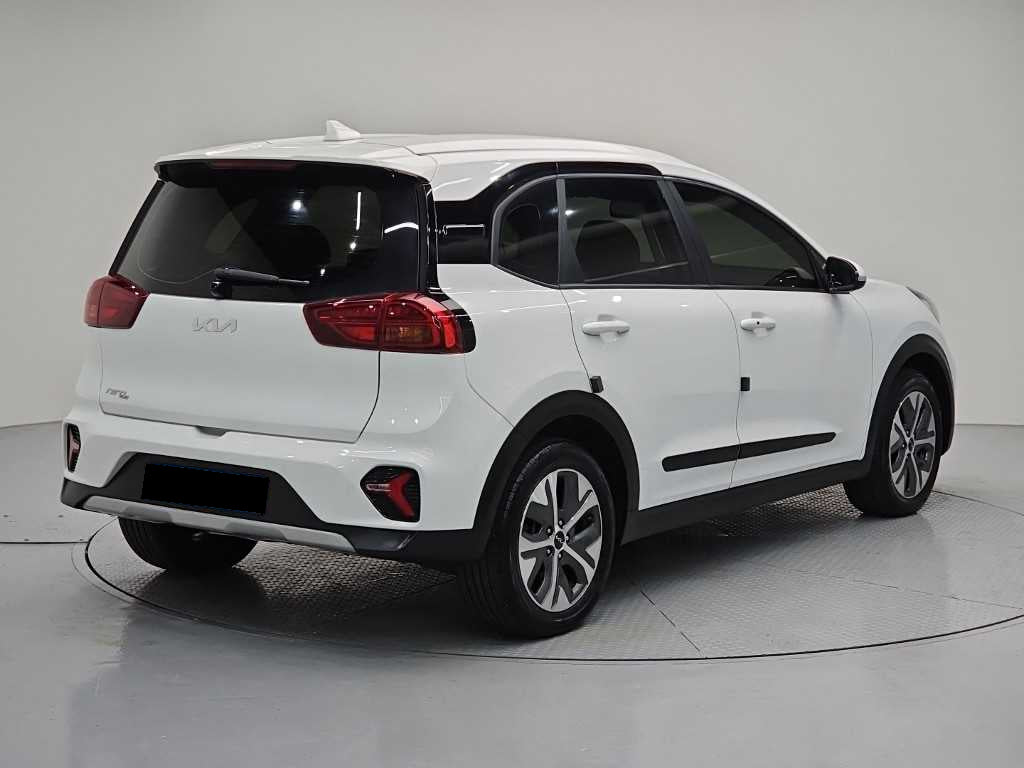Kia Niro — photo 04