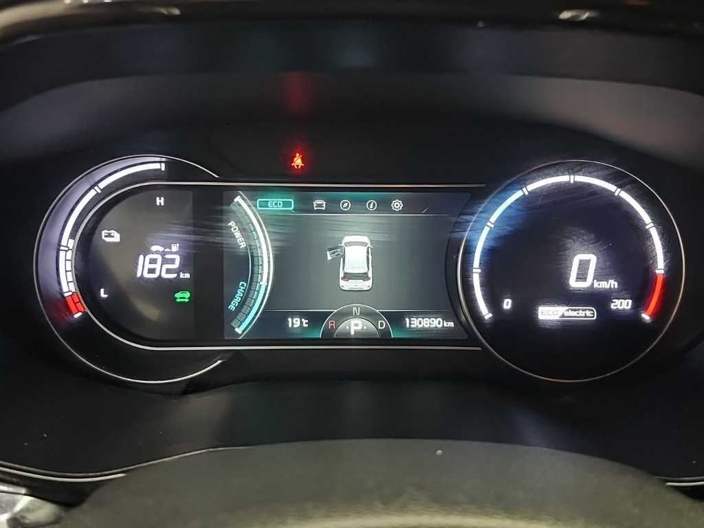 Kia Niro — photo 06