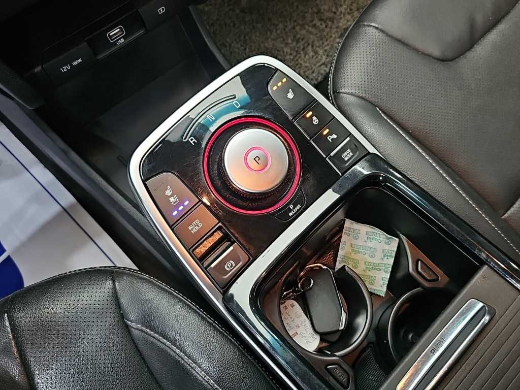 Kia Niro — photo 08