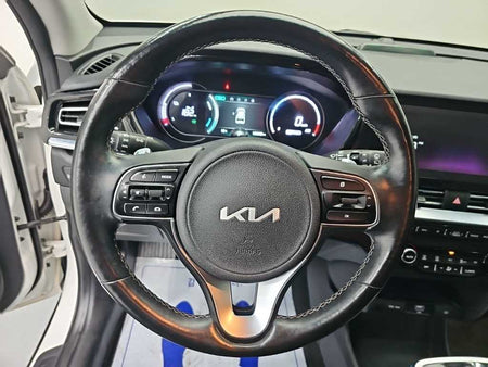 Kia Niro — photo 09
