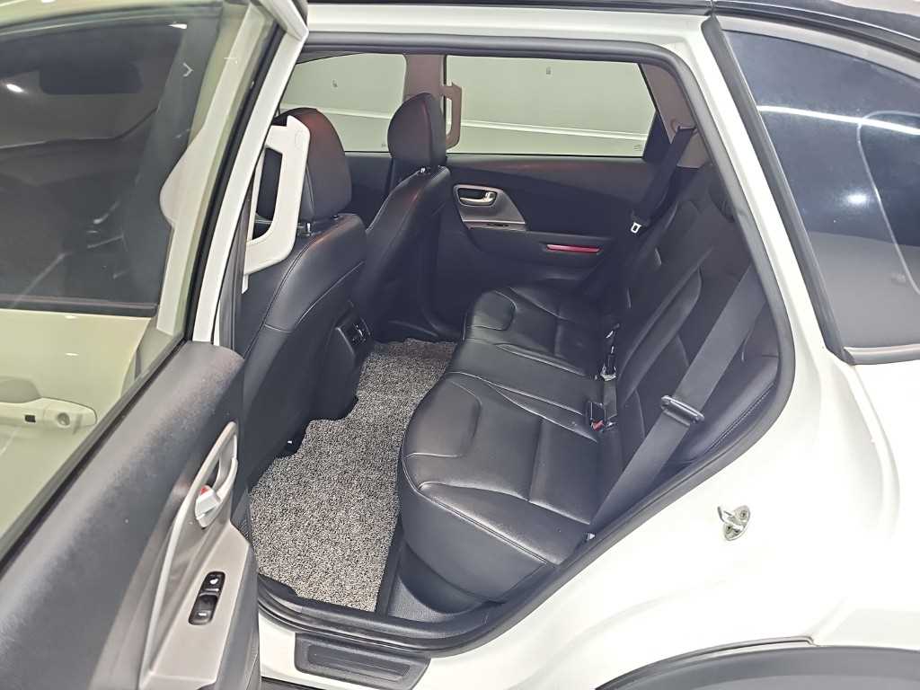 Kia Niro — photo 12