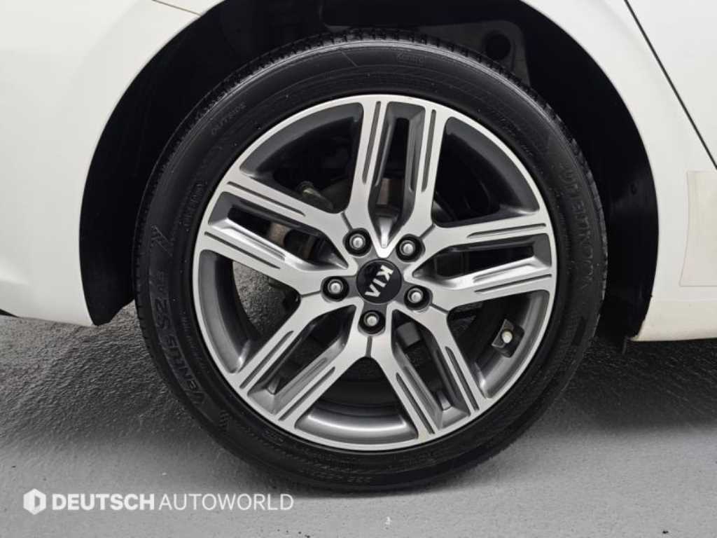 Kia K3 — photo 05