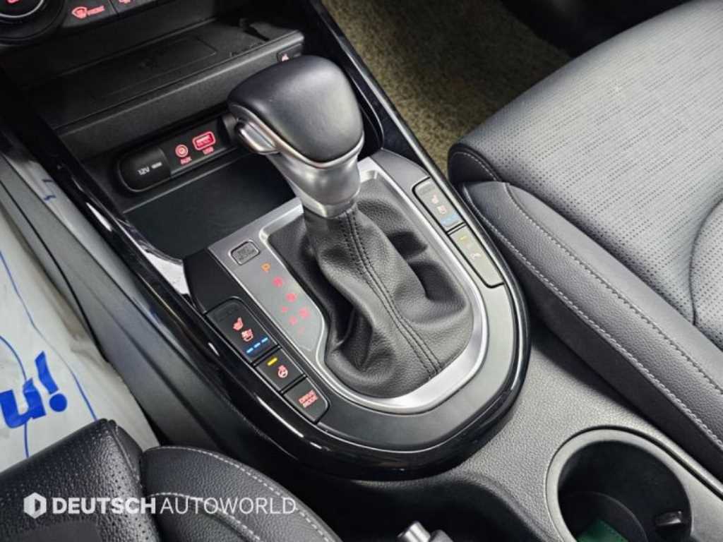Kia K3 — photo 09