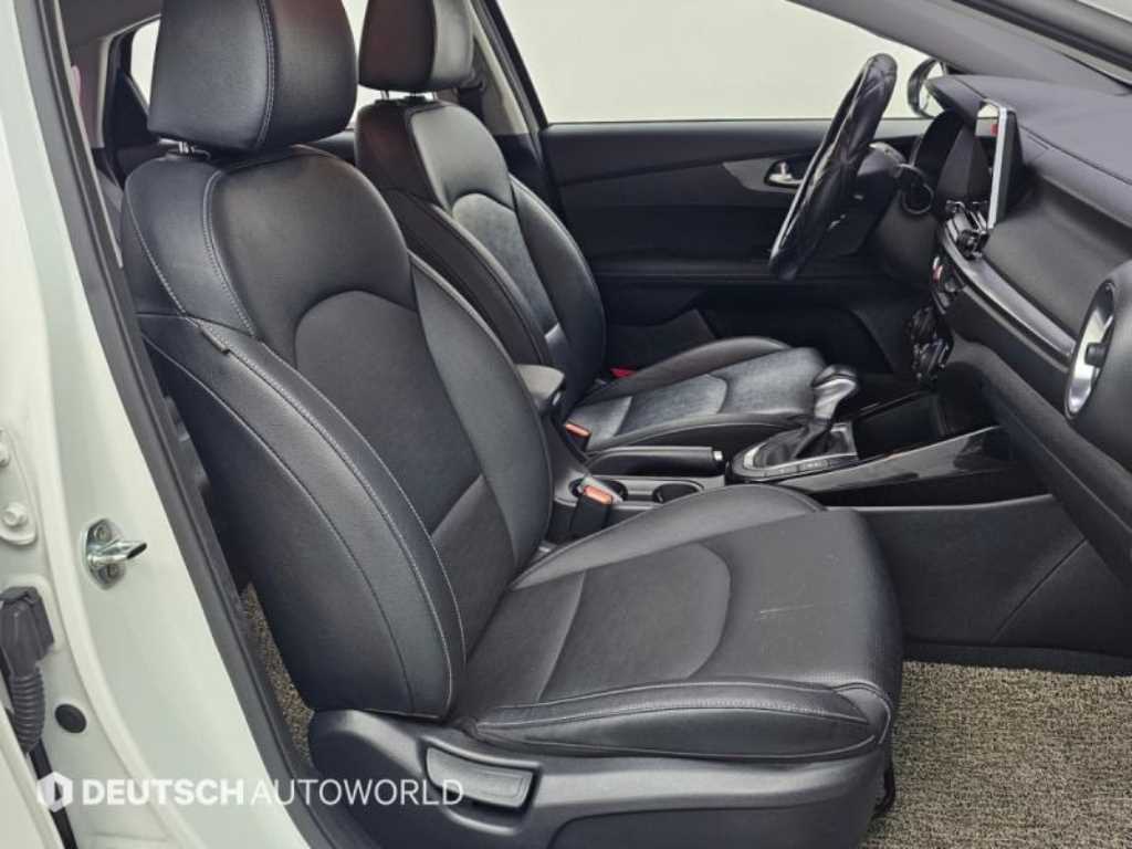 Kia K3 — photo 10