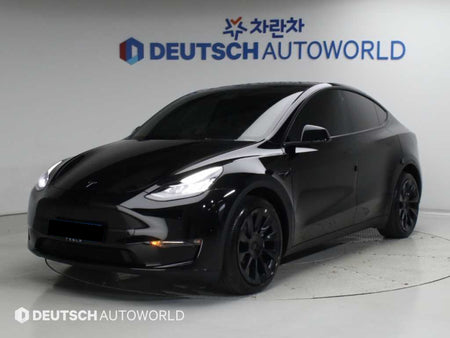 Tesla Model Y — photo 01