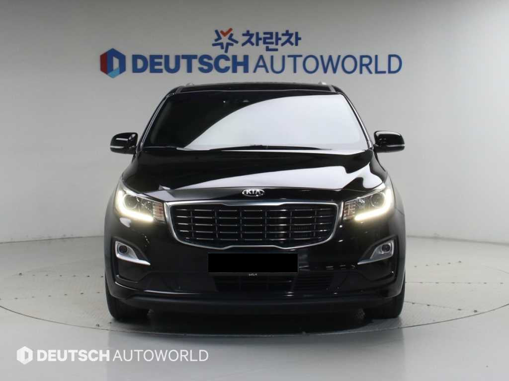 Kia Carnival — photo 03