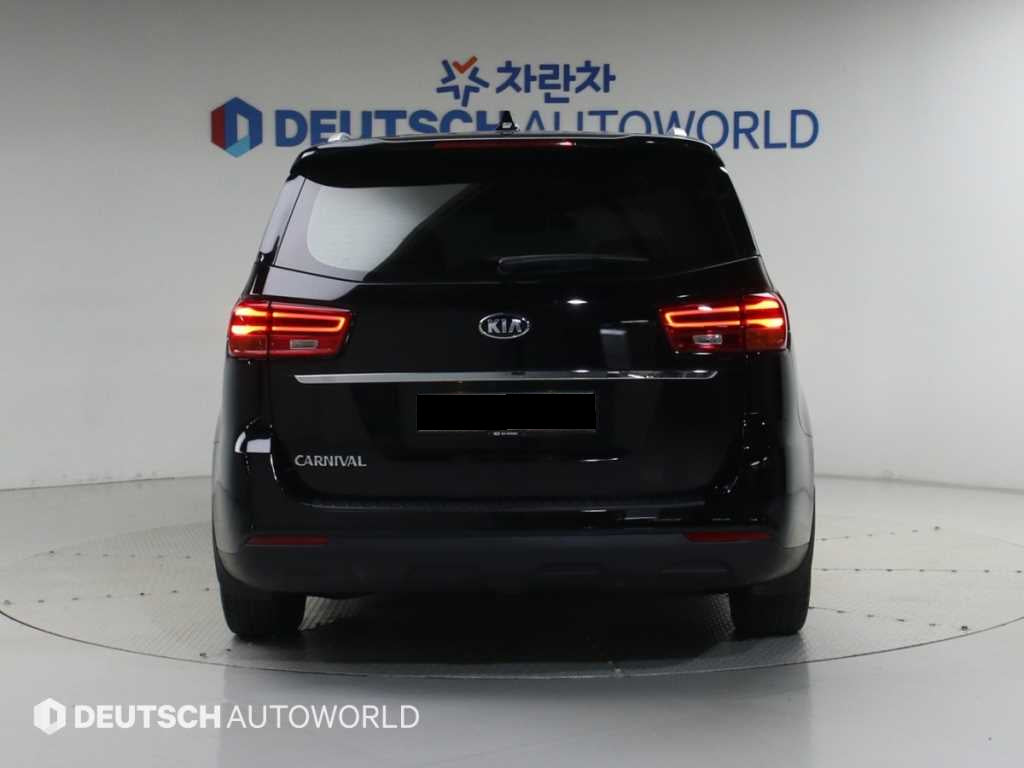 Kia Carnival — photo 04