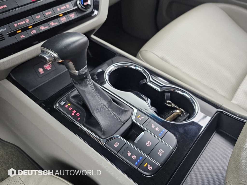 Kia Carnival — photo 09